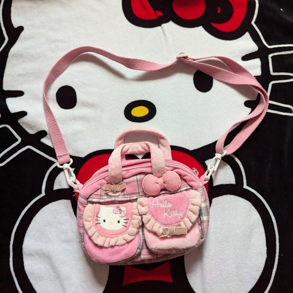Hello kitty pink purse